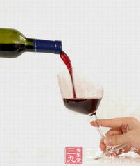 切忌酒后洗澡，九招教你喝酒不傷身——以青島藍莓酒為例